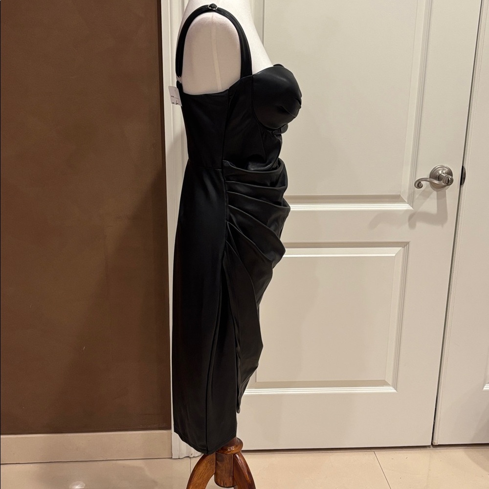 Elegant Leather Black Dress - Picture 4 of 8